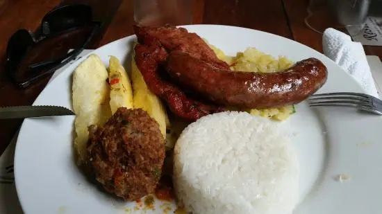 Almuerzo Típico